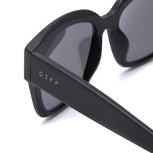 Load image into Gallery viewer, BELLA II - MATTE BLACK + LAVENDER FLASH
