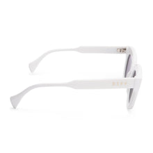 Load image into Gallery viewer, JAGGER - WHITE + LAVENDER FLASH
