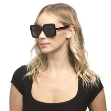 Load image into Gallery viewer, SASHA - BLACK + DARK SMOKE + POLARIZED

